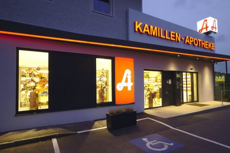 Die Kamillen-Apotheke in Treffling